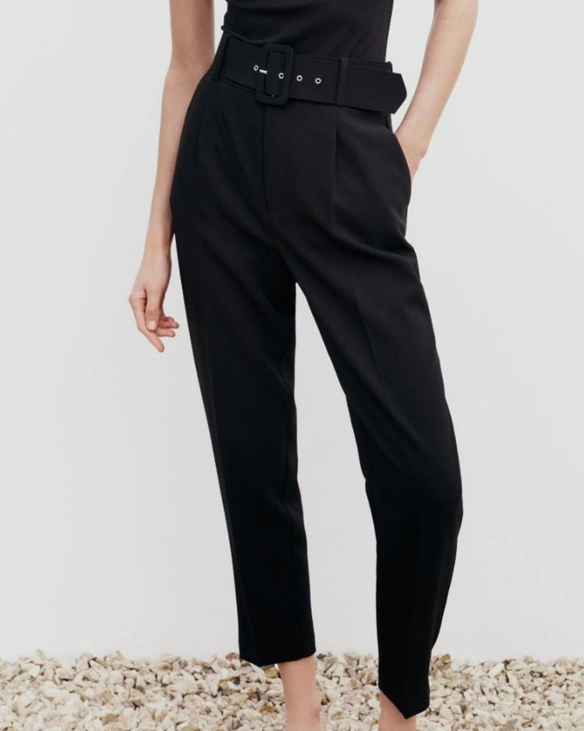 BELTED TAPERED PANTS WITH BELT BLACK