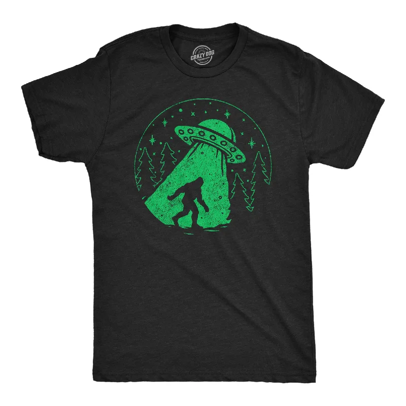 Bigfoot Alien Abduction Men's T Shirt