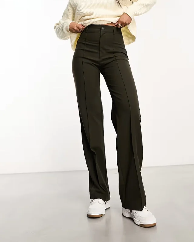 PINTUCK PLEATS STRAIGHT PANTS